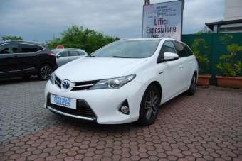 TOYOTA Auris Elettrica/Benzina 2014 usata, Lecco