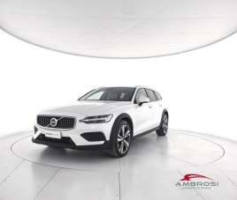 VOLVO V60 Cross Country Elettrica/Diesel 2022 usata, Perugia