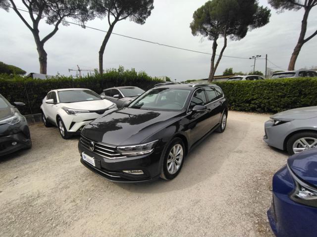 VOLKSWAGEN Passat Variant Diesel 2021 usata foto