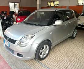 SUZUKI Swift Benzina 2006 usata