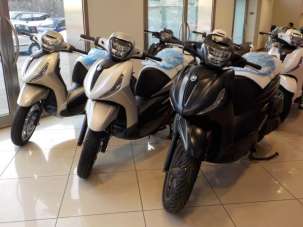 PIAGGIO Beverly 400 i.e. Benzina km0, Napoli