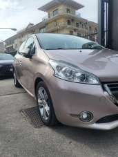 PEUGEOT 208 Benzina 2015 usata