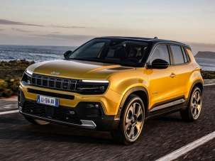 JEEP Avenger Benzina 2024 usata, Novara