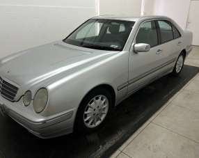 MERCEDES-BENZ E 270 Diesel 2001 usata, Pescara