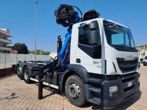 IVECO STRALIS 360 SCARRABILE CON GRU E POLPO EURO 6 Diesel 2015 usata