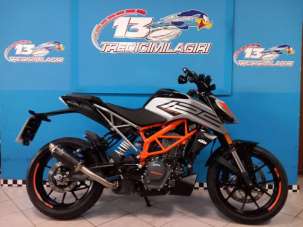 KTM 125 Duke Benzina 2022 usata, Pavia