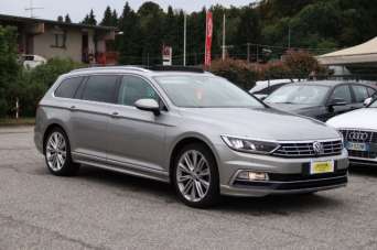 VOLKSWAGEN Passat Variant Diesel 2016 usata