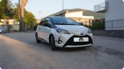 TOYOTA Yaris Elettrica/Benzina 2017 usata