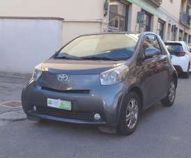 TOYOTA iQ Benzina 2010 usata