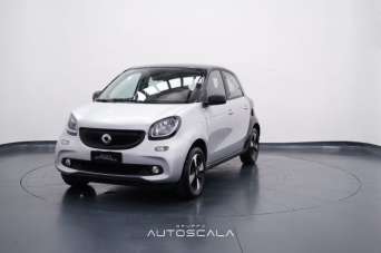 SMART ForFour Benzina 2018 usata, Napoli