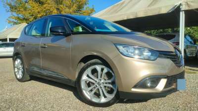 RENAULT Scenic Diesel 2019 usata