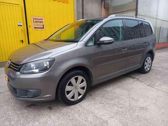 VOLKSWAGEN Touran Metano 2011 usata foto