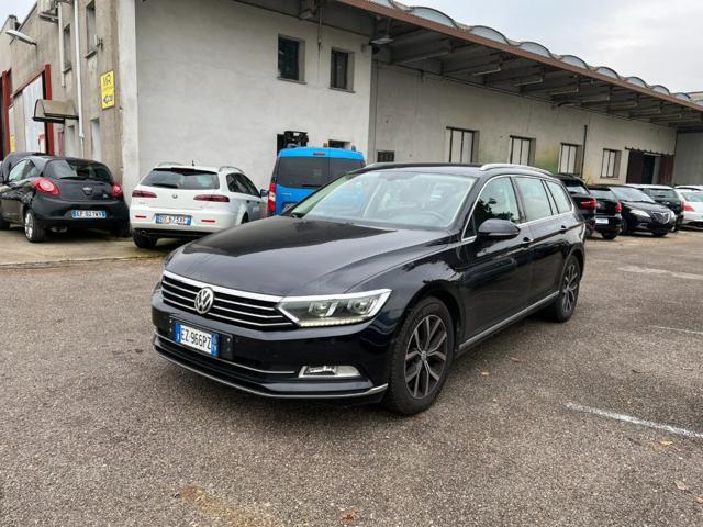 VOLKSWAGEN Passat Variant Diesel 2015 usata foto