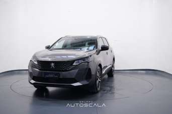 PEUGEOT 5008 Benzina 2023 usata, Napoli