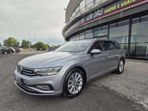 VOLKSWAGEN Passat Variant Diesel 2020 usata