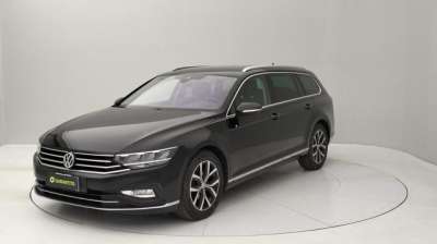 VOLKSWAGEN Passat Variant Diesel 2020 usata