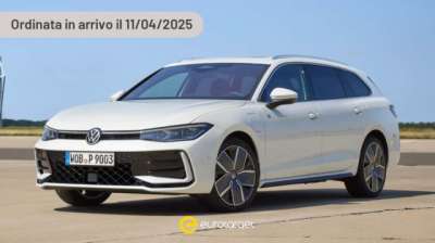 VOLKSWAGEN Passat Elettrica/Benzina usata