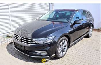 VOLKSWAGEN Passat Variant Diesel 2022 usata