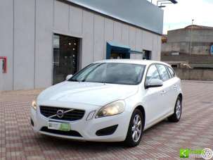 VOLVO V60 Diesel 2011 usata