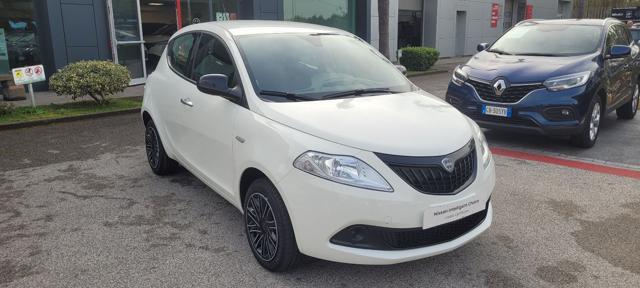 LANCIA Ypsilon Elettrica/Benzina 2023 usata foto