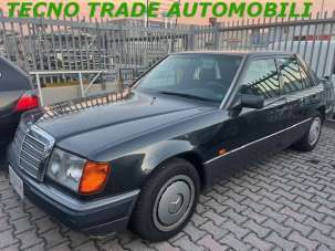 MERCEDES-BENZ 200 Benzina 1993 usata, Venezia