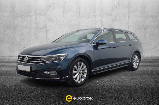 VOLKSWAGEN Passat Variant Diesel 2022 usata foto