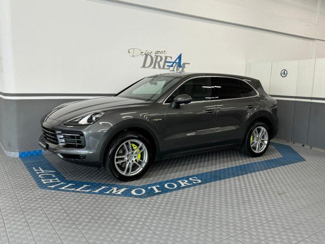 PORSCHE Cayenne Elettrica/Benzina 2019 usata, Milano foto