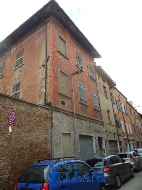 casa indipendente in vendita a Carpi in zona Centro Storico