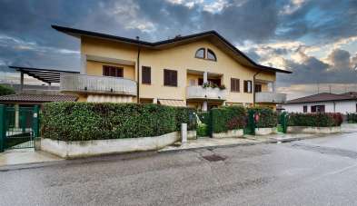 Vendita Villa a schiera, Lazzate