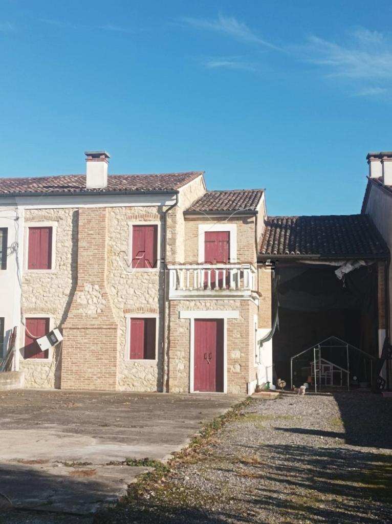 Via Pietre 8 vani 210mq