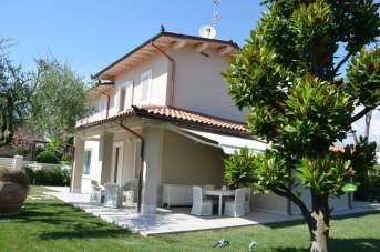 Rent Multivani, Forte dei Marmi