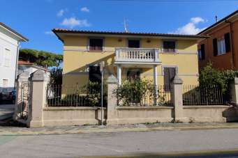 Vendita Multivani, Pietrasanta