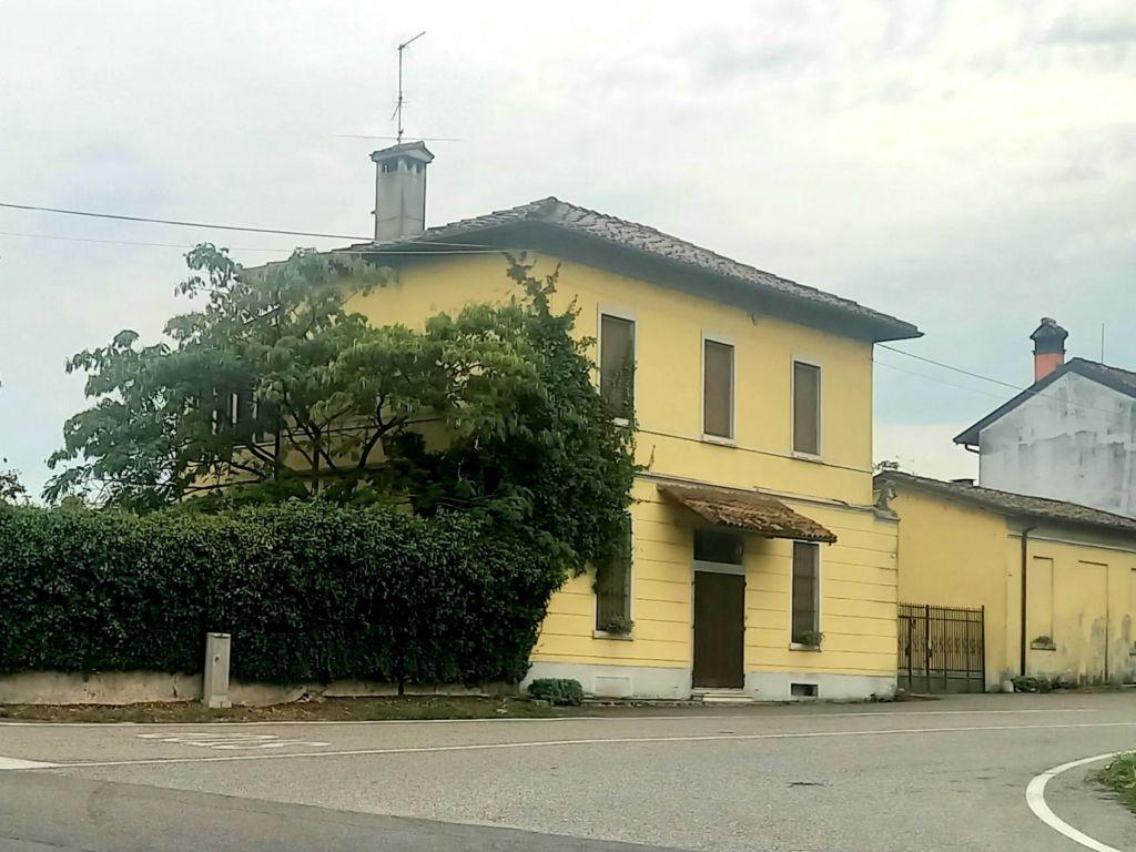 Vendita Esavani, Chignolo Po foto