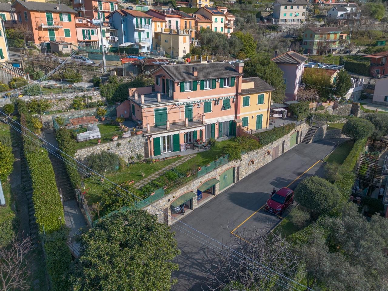 Vendita Quadrivani, Avegno foto