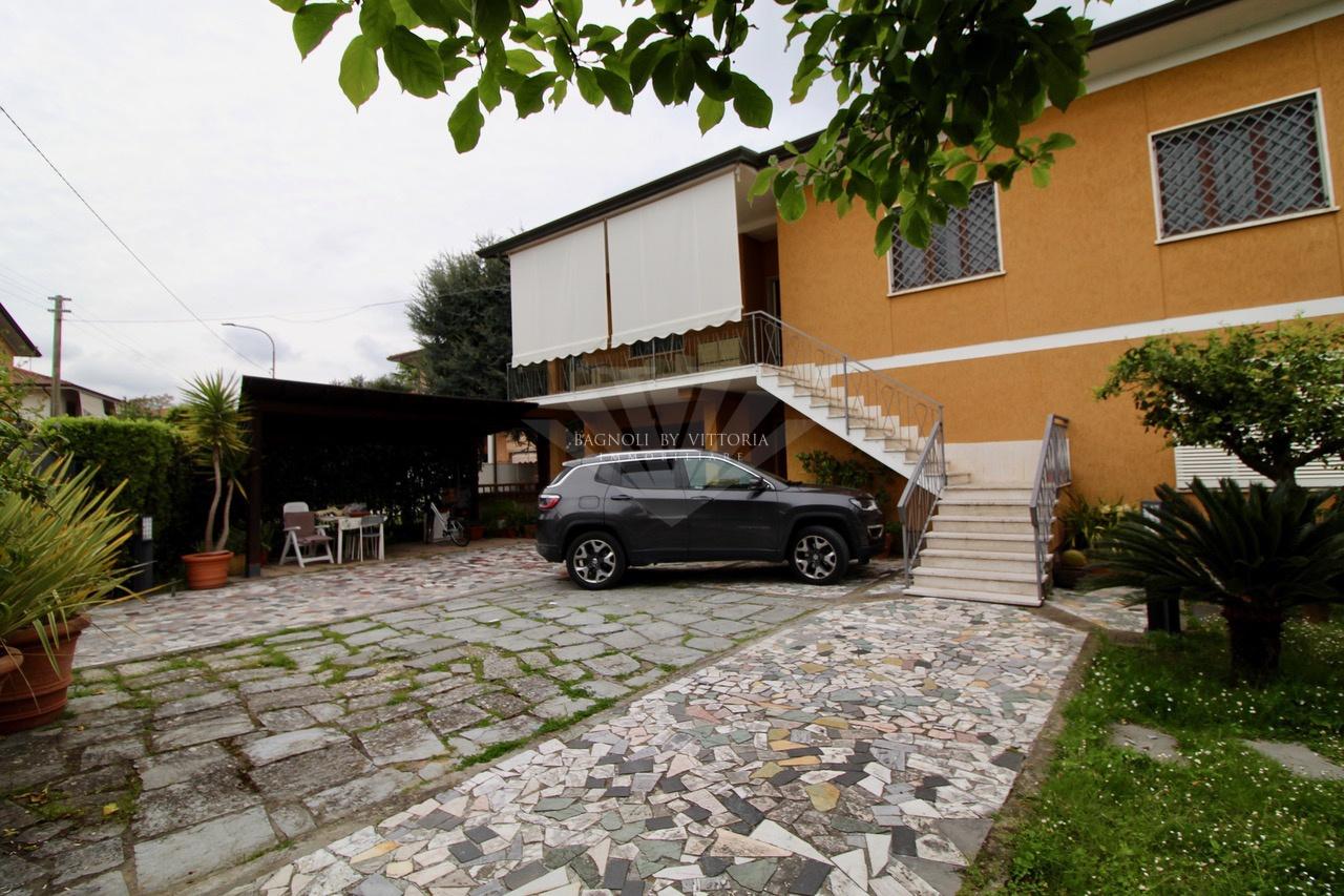 Vendita Multivani, Pietrasanta foto