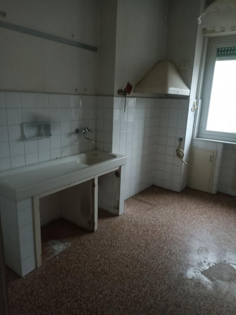 Vendita Esavani, Genova foto