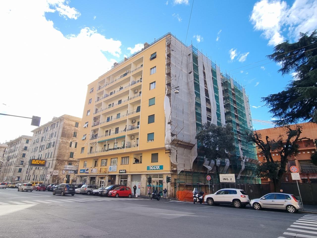 Vendita Esavani, Genova foto