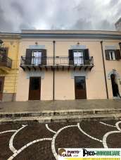 Affitto Negozio, Capaci
