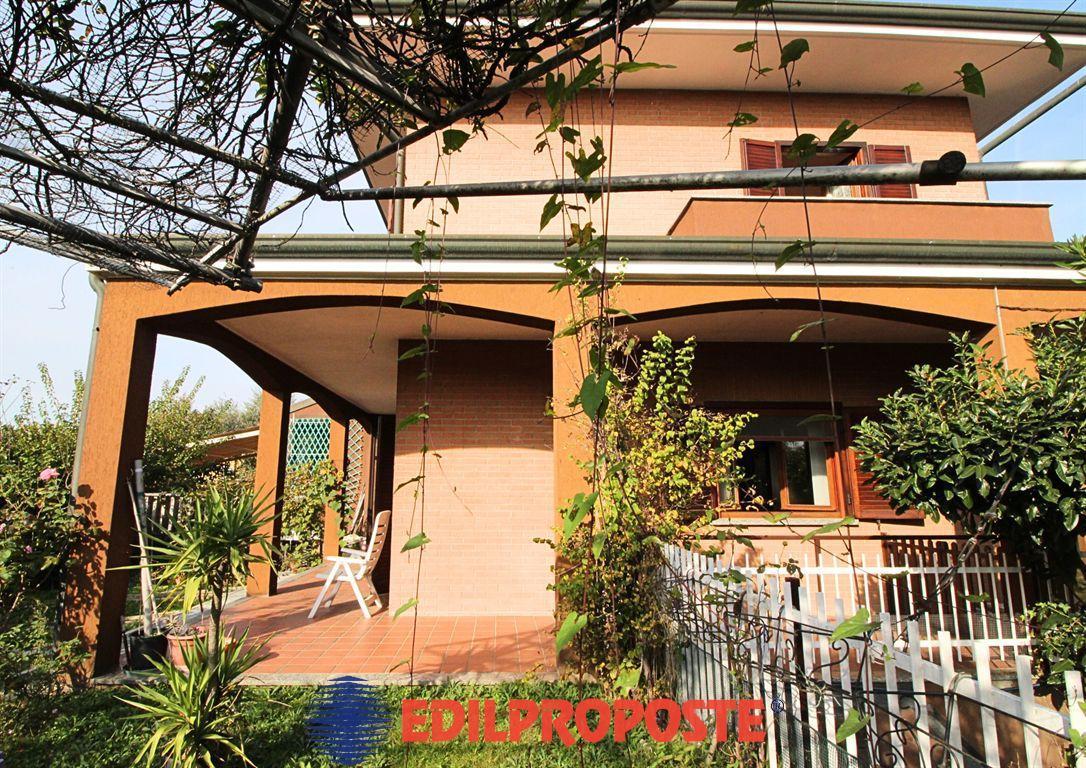 Vendita Villa a schiera, Limbiate foto