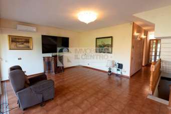 Vendita Casa Semindipendente, Luni