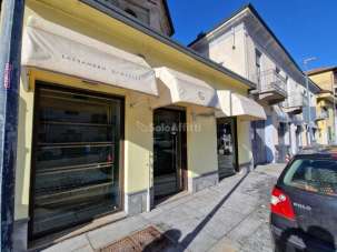 Affitto 2 vetrine, Caselle Torinese Affitto 2 vetrine, Caselle Torinese