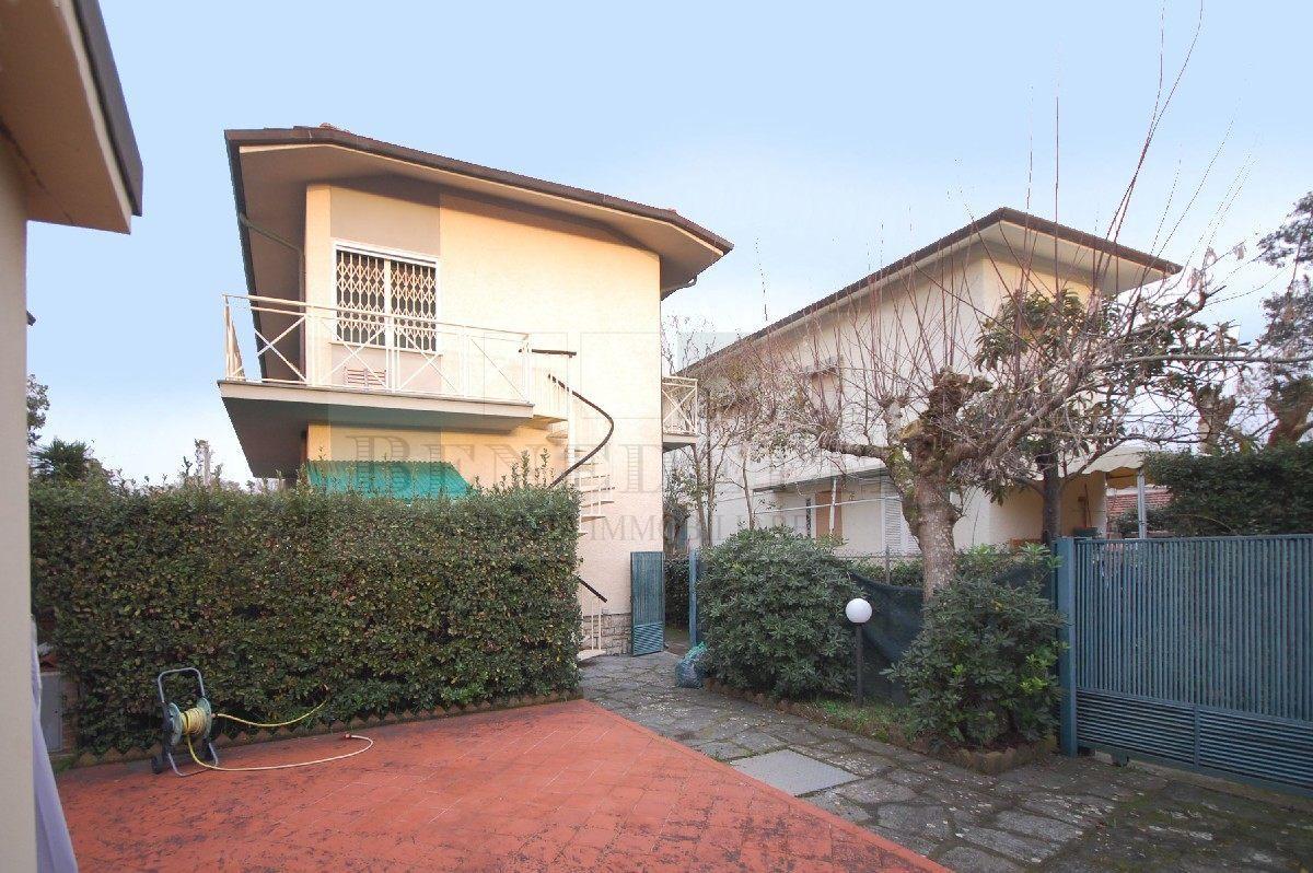 Vendita Quadrivani, Pietrasanta foto