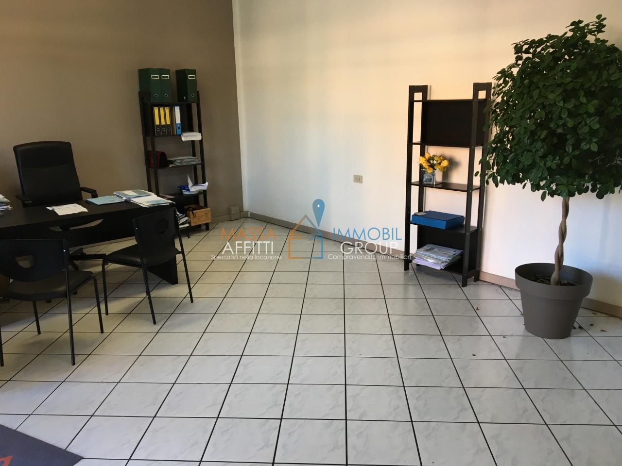 Affitto Monovano, Massa foto
