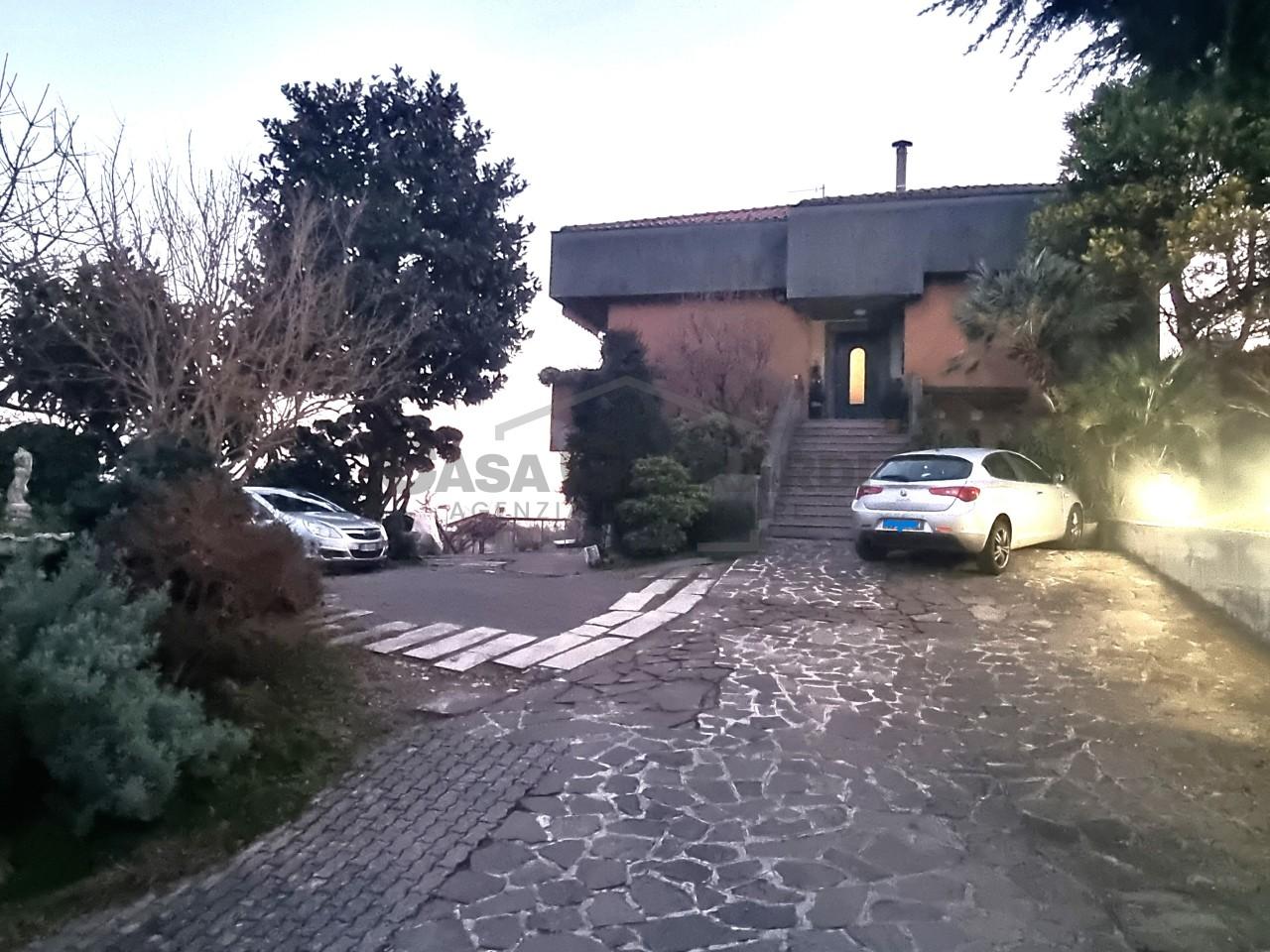 Vendita Multivani, Almenno San Bartolomeo foto