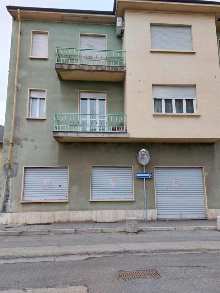 Vendita Negozio, Asti foto