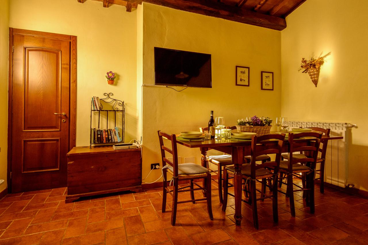 Affitto Quadrivani, Calci foto