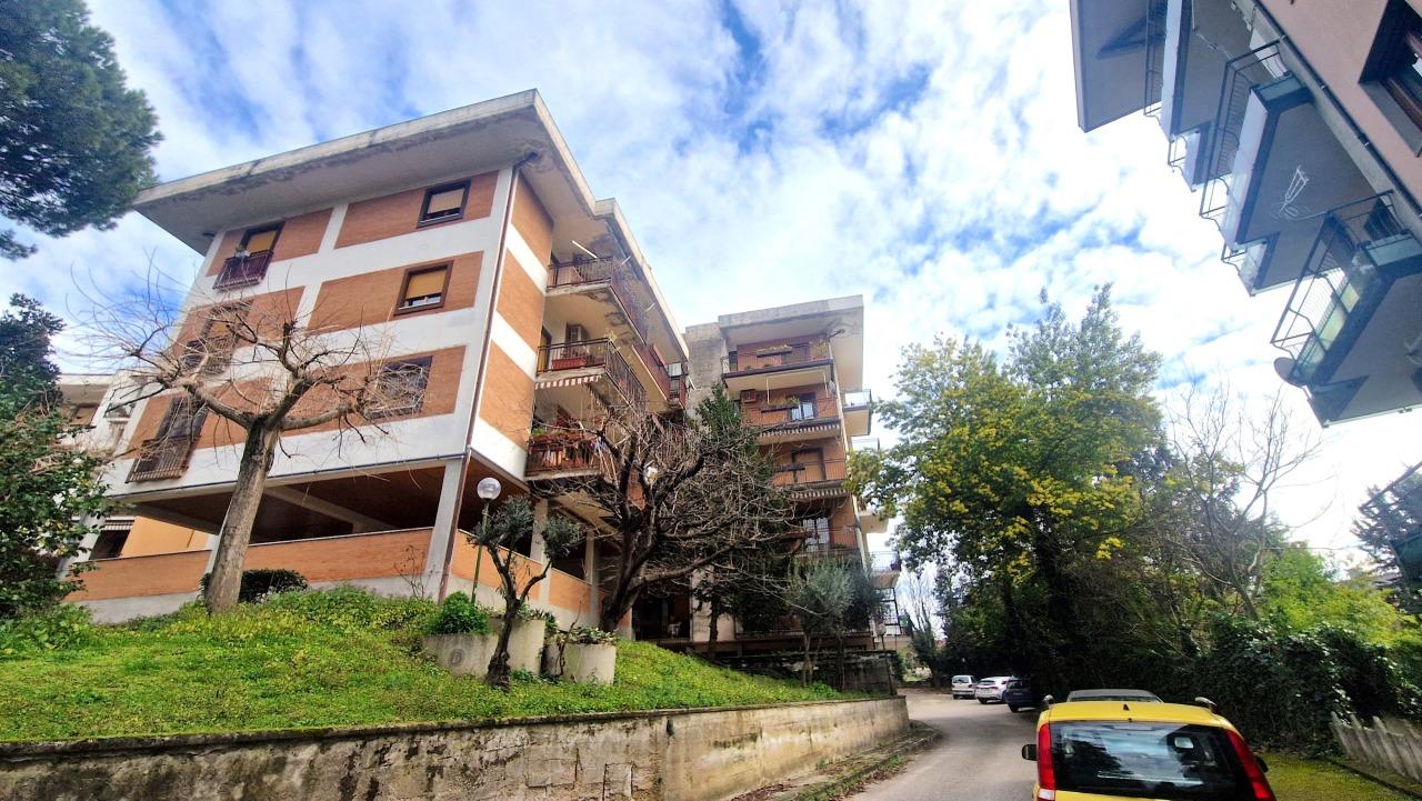 Vendita Locali commerciali, Avellino foto
