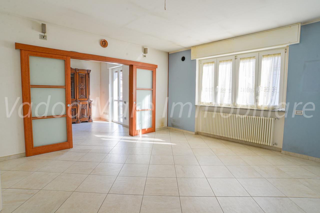 Vendita Quadrivani, Millesimo foto