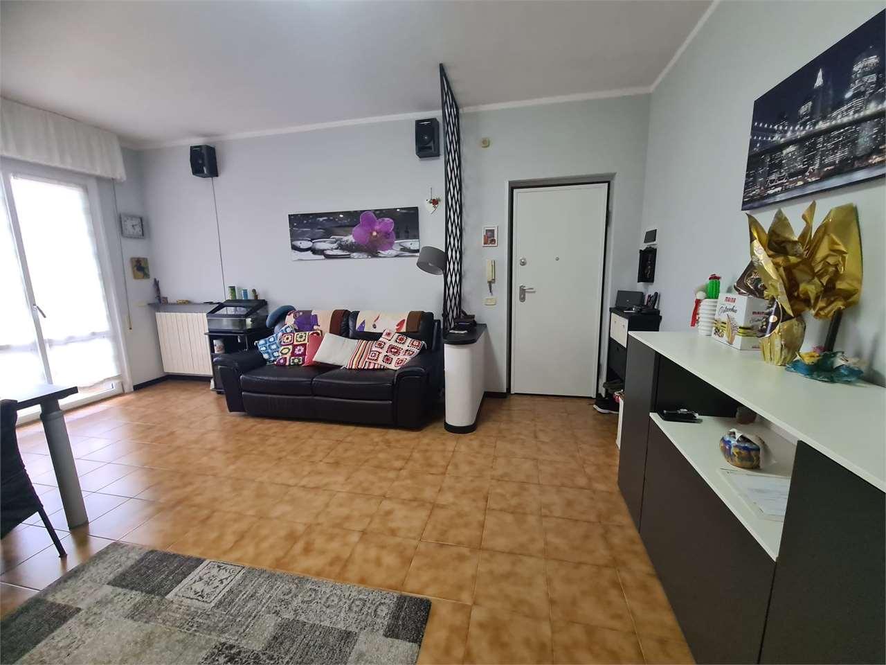Vendita vendita, Luni foto