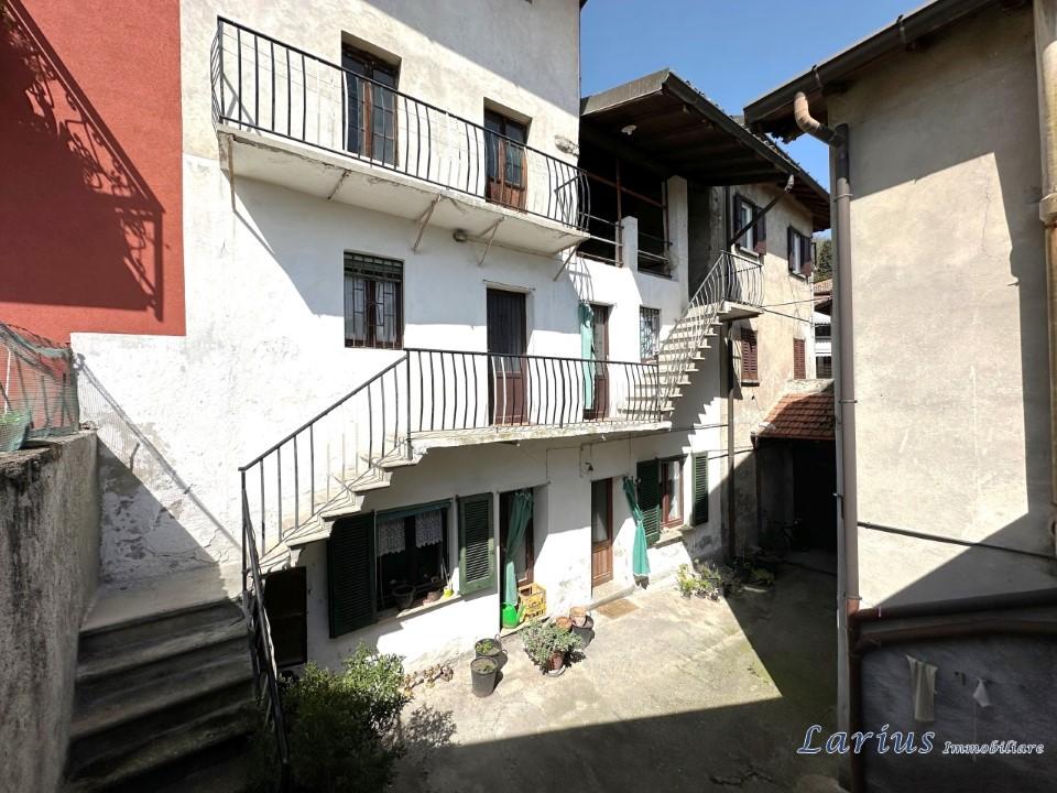 Vendita Esavani, Longone al Segrino foto